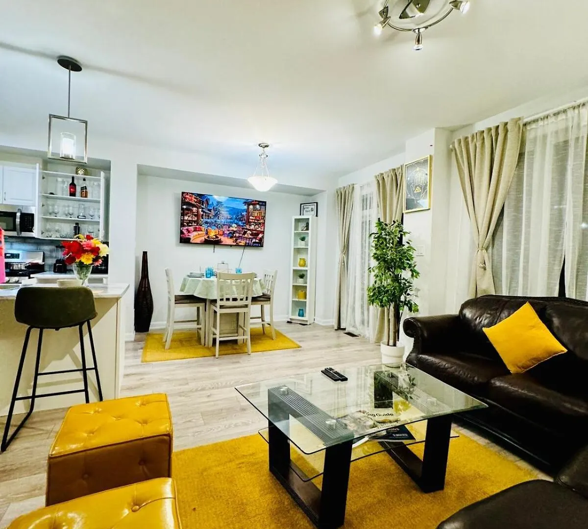 Krishna Villa New-3 Bedroom House Ottawa Holiday home